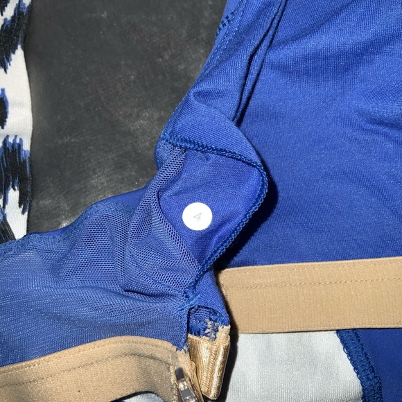 Lululemon animal print workout top size 4 - Picture 6 of 6